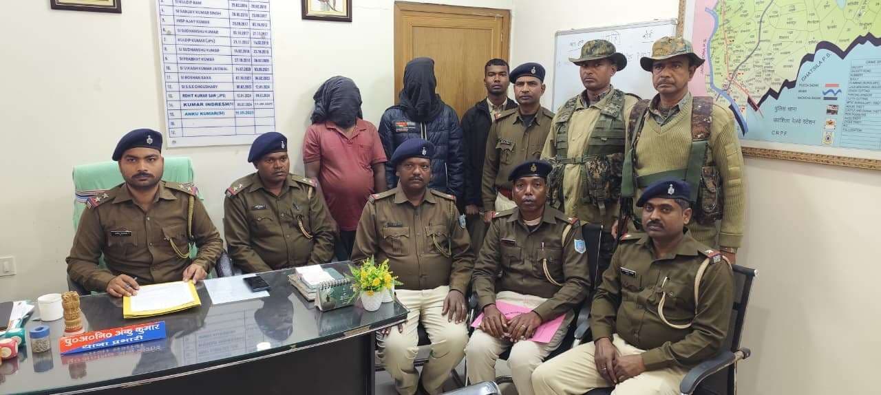 East Singhbhum News : गालूडीह से चोरी हुई वैन बरामद, ओडिशा से दो गिरफ्तार