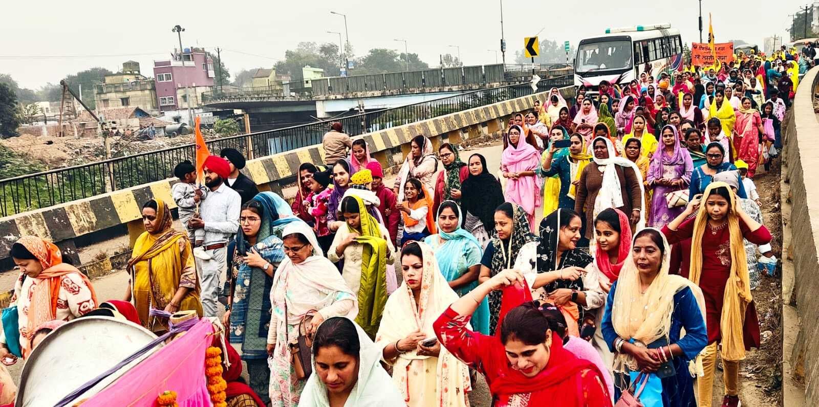 East Singhbhum News : वाहे गुरु-वाहे गुरु से गूंजा घाटशिला