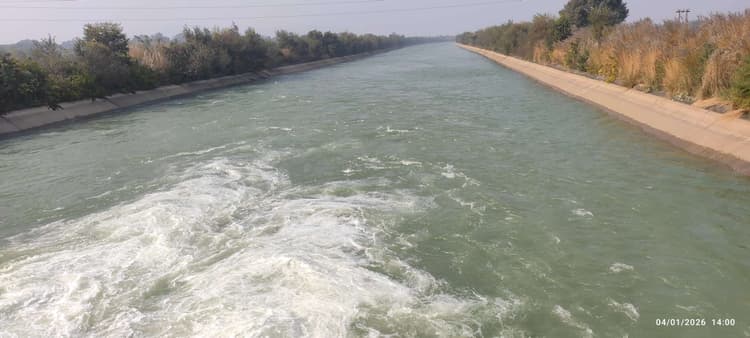 बराज के अपस्ट्रीम में 8371 क्यूसेक पानी उपलब्ध