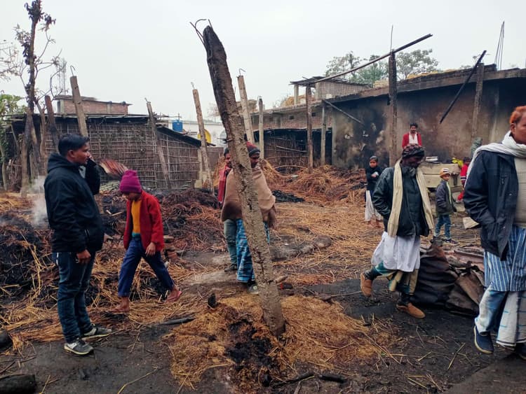 आग से सात घर जले, लाखों की क्षति