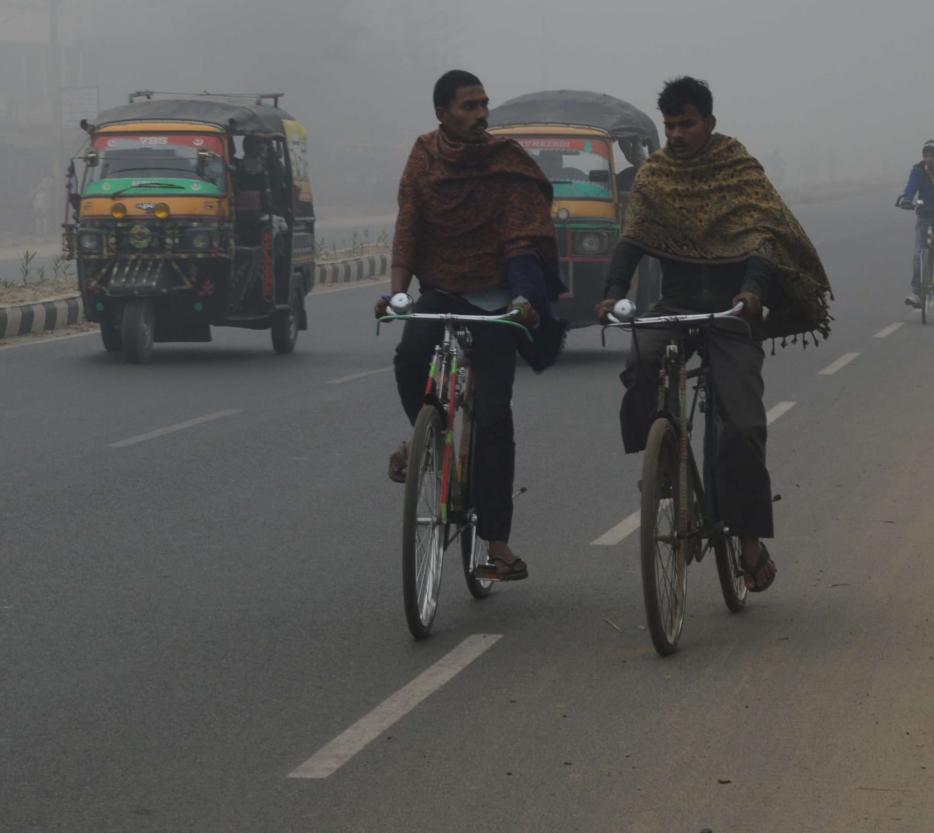 10 से 12 किमी प्रति घंटे की रफ्तार से चल रही बर्फीली हवा
