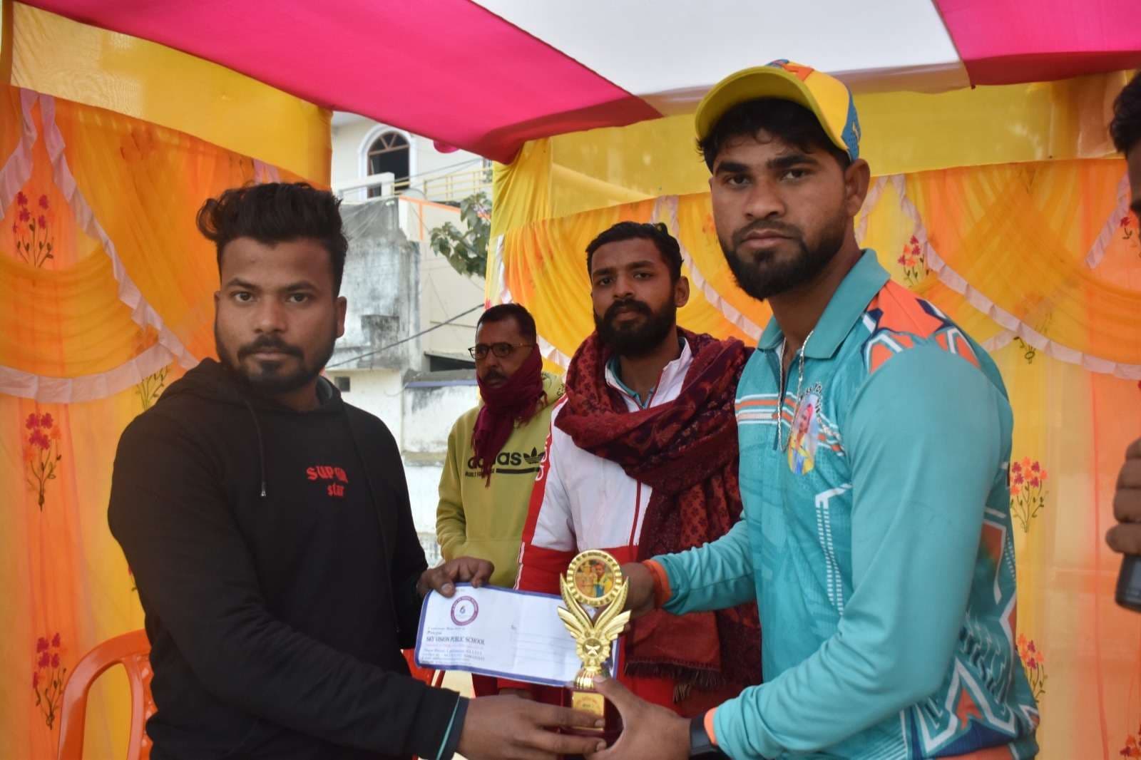 रोहित मेमोरियल क्रिकेट टूर्नामेंट के सेमीफाइनल में पहुंची रोहित इलेवन स्टार लखीसराय