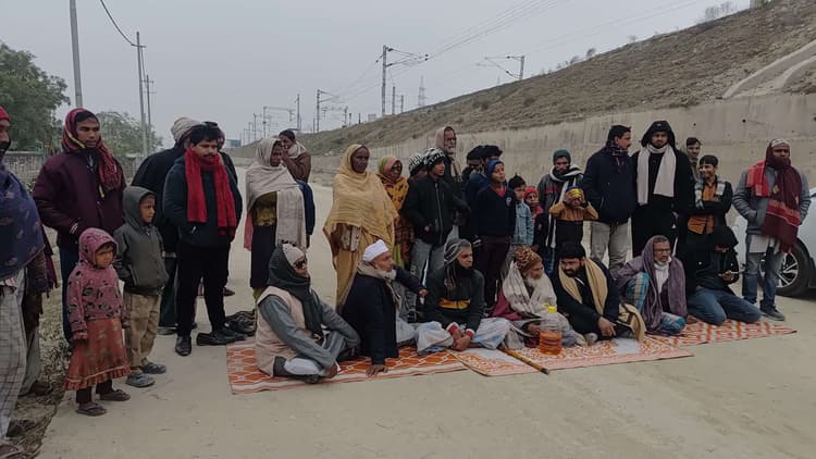 रेलवे ने मुआवजा नहीं दिया, तो करेंगे आत्मदाह