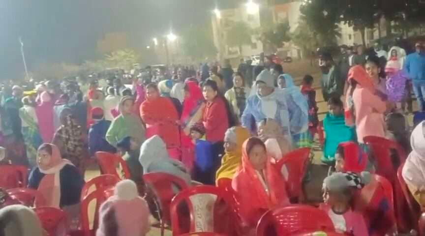 Deoghar news : सोहराय मिलन समारोह में मांदर बजाकर थिरके एसपी व सार्जेंट मेजर