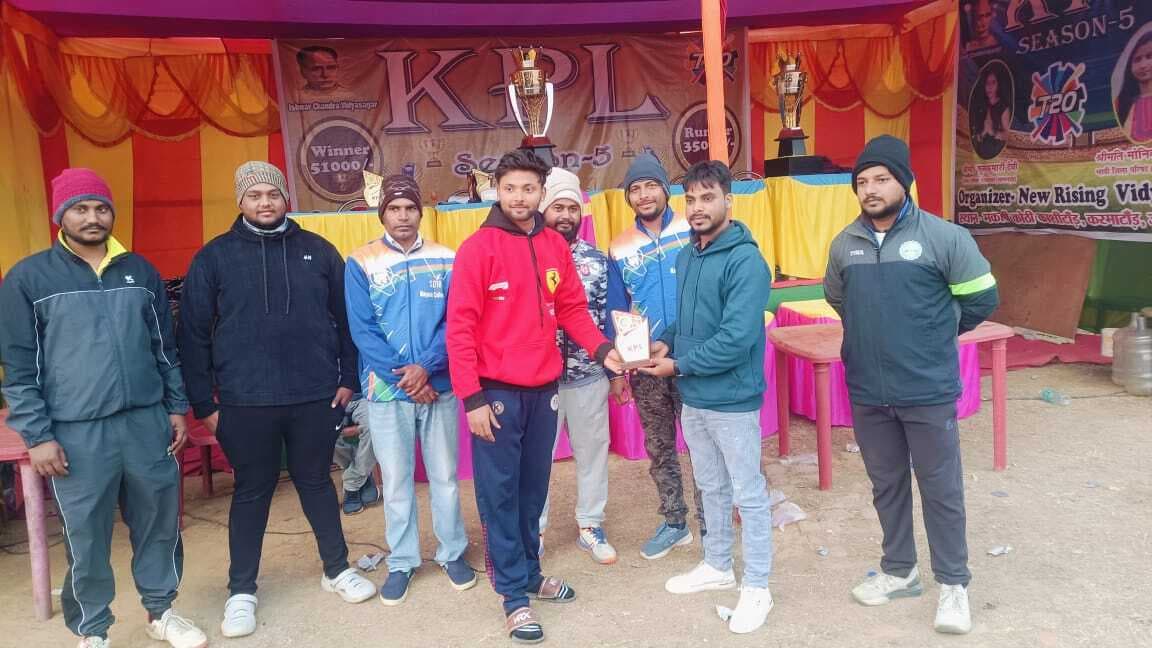 चितरा की टीम ने देवघर को पांच विकेट से हराया