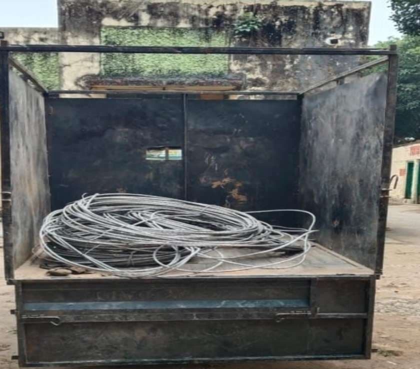 बिजली के तार चोरी करने के गैंग का खुलासा, पांच गिरफ्तार