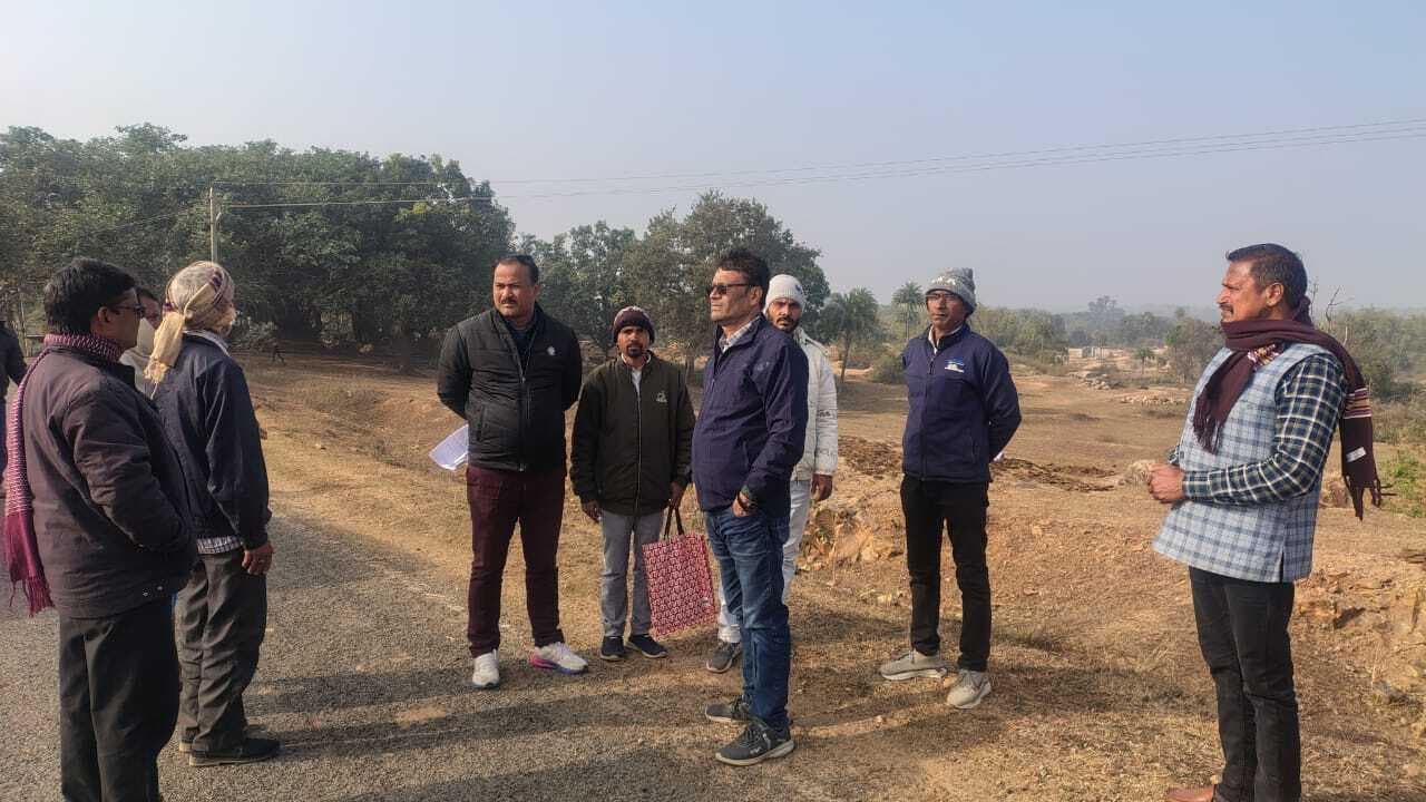 प्लस टू हाई स्कूल भवन के लिए जमीन चयन पर मंथन