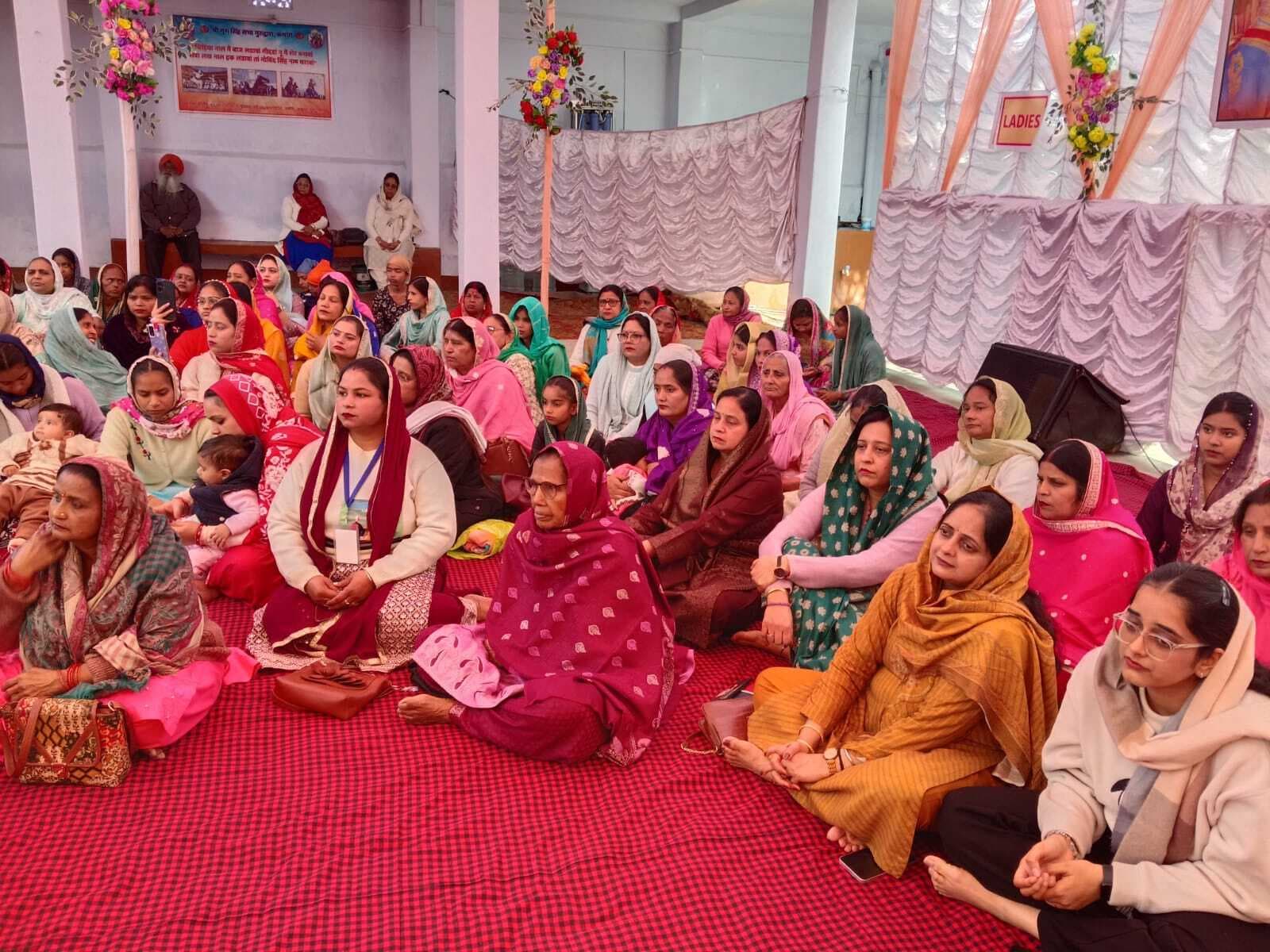 Bokaro News : गुरुद्वारा परिसर में गूंजे ''वाहे गुरु'' के जयकारे