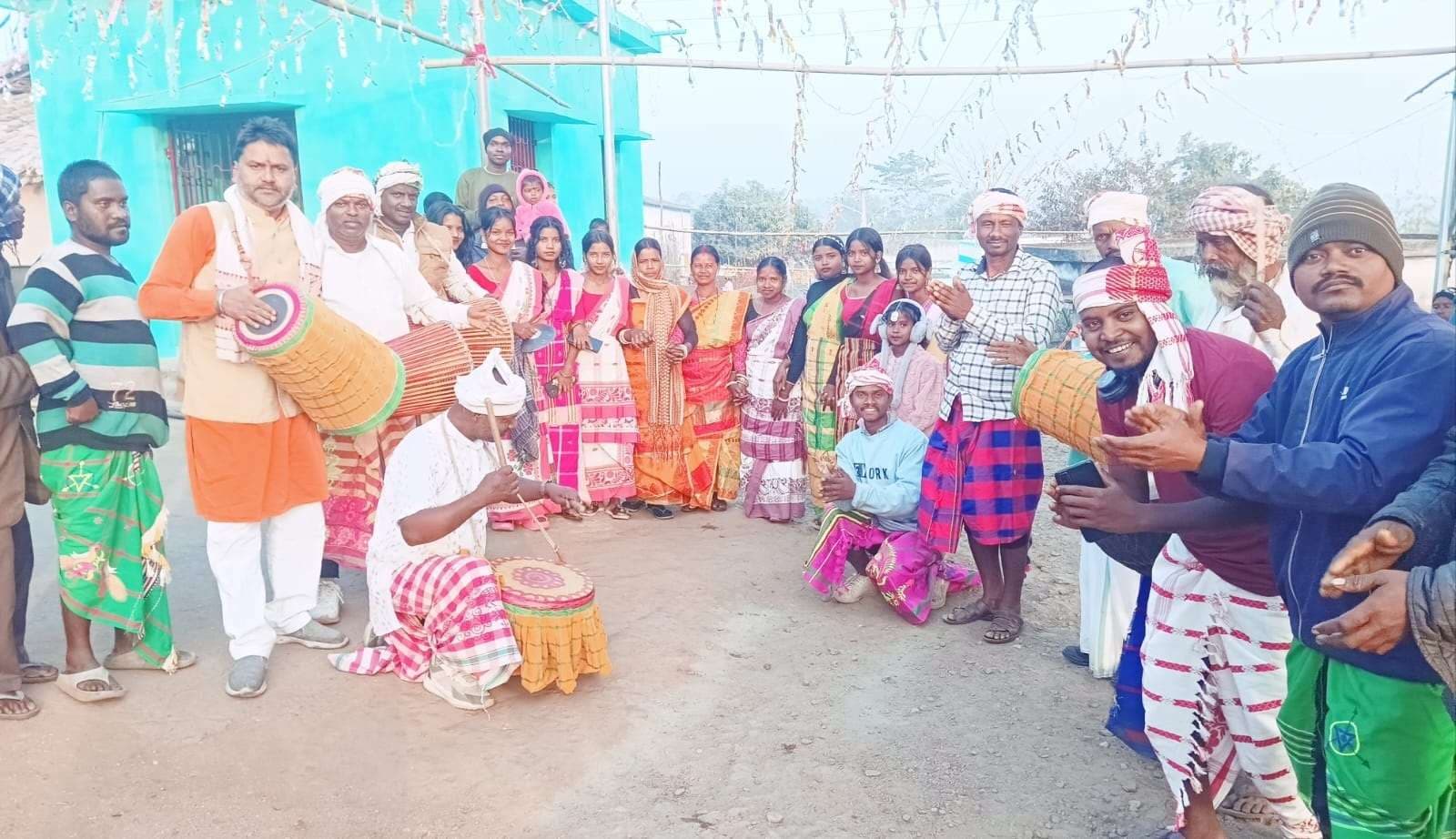 Bokaro News : सोहराय में नगाड़े की थाप पर थिरके युवा