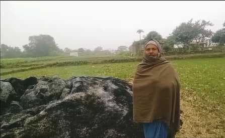 नयाडीह गांव में खलिहान में लगी आग, पुआल जलकर राख