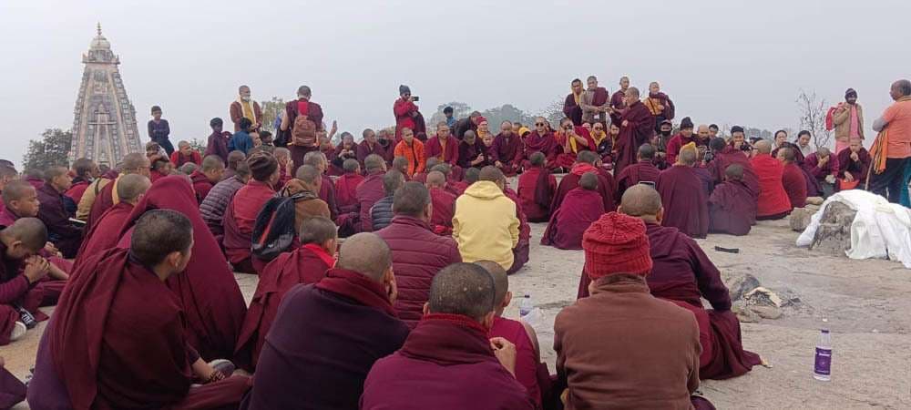 विदेशी पर्यटकों से गुलजार है कौलेश्वरी पर्वत