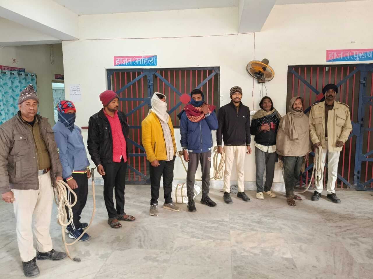 सालमारी पुलिस ने छह शराबियों को किया गिरफ्तार