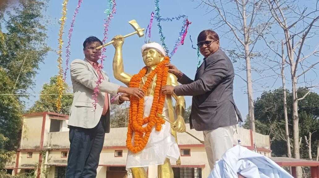 जिला प्रशासन ने सरदार गया मुंडा को दी श्रद्धांजलि