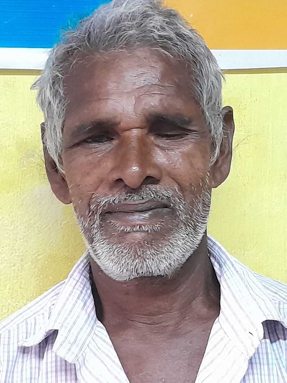 खाद की किल्लत से परेशान, ऊंचे दामों पर खरीदने को मजबूर किसान