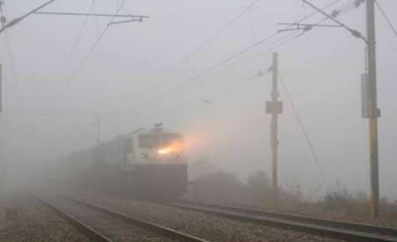 न्यूनतम तापमान नौ डिग्री पर बरकरार, कनकनी वाली ठंड से लोग हो रहे बेहाल