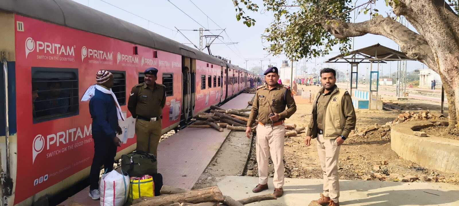 आसनसोल-वाराणसी पैसेंजर से 680 किलो लकड़ी जब्त