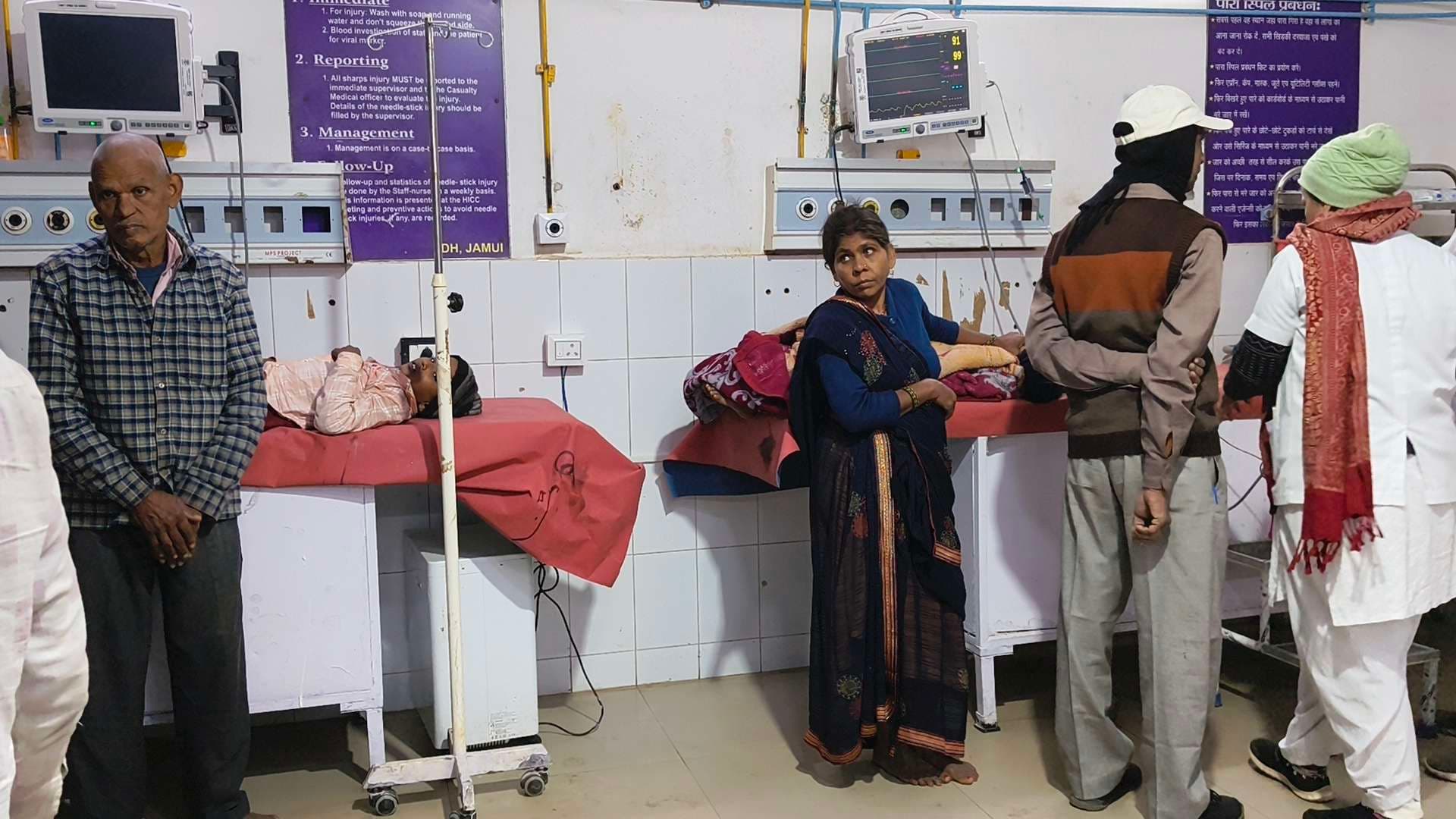 बंद कमरे में बोरसी जला सो गये, दम घुटने से दो मासूम समेत मां बेहोश, सतर्कता से बची जान