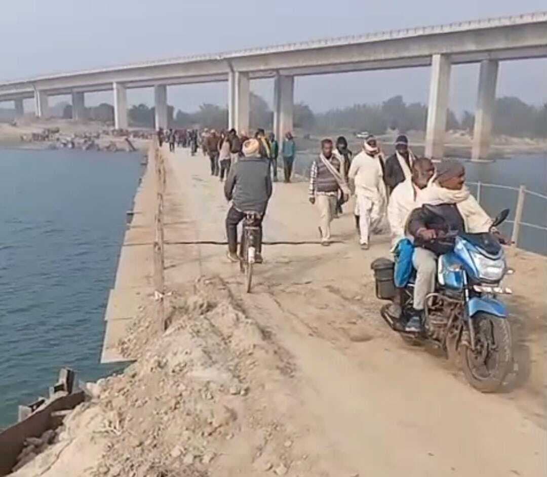 अगुवानी की उपधारा पर बने लोहे का पुल क्षतिग्रस्त
