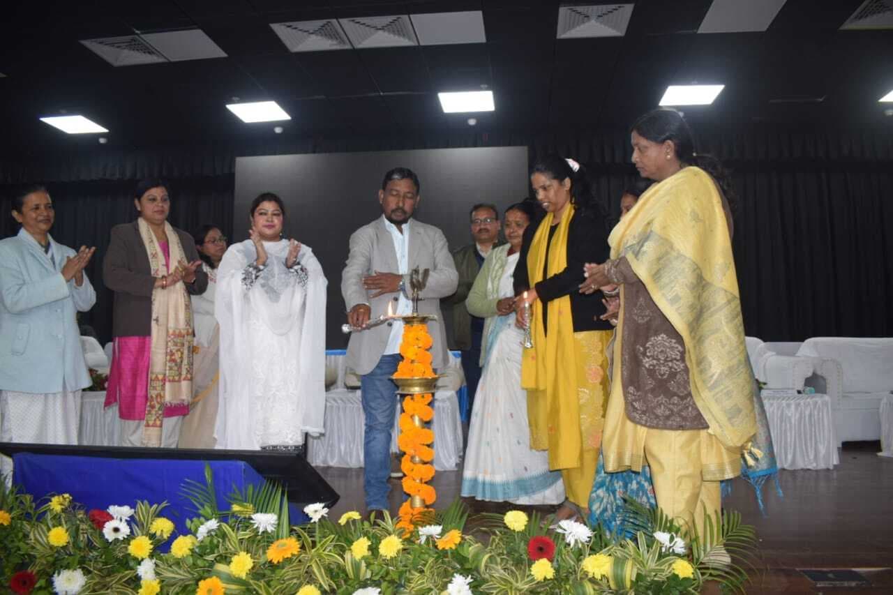 Seraikela Kharsawan News : बेटियों व महिलाओं के सशक्तीकरण से ही समाज में परिवर्तन संभव : सोनाराम बोदरा