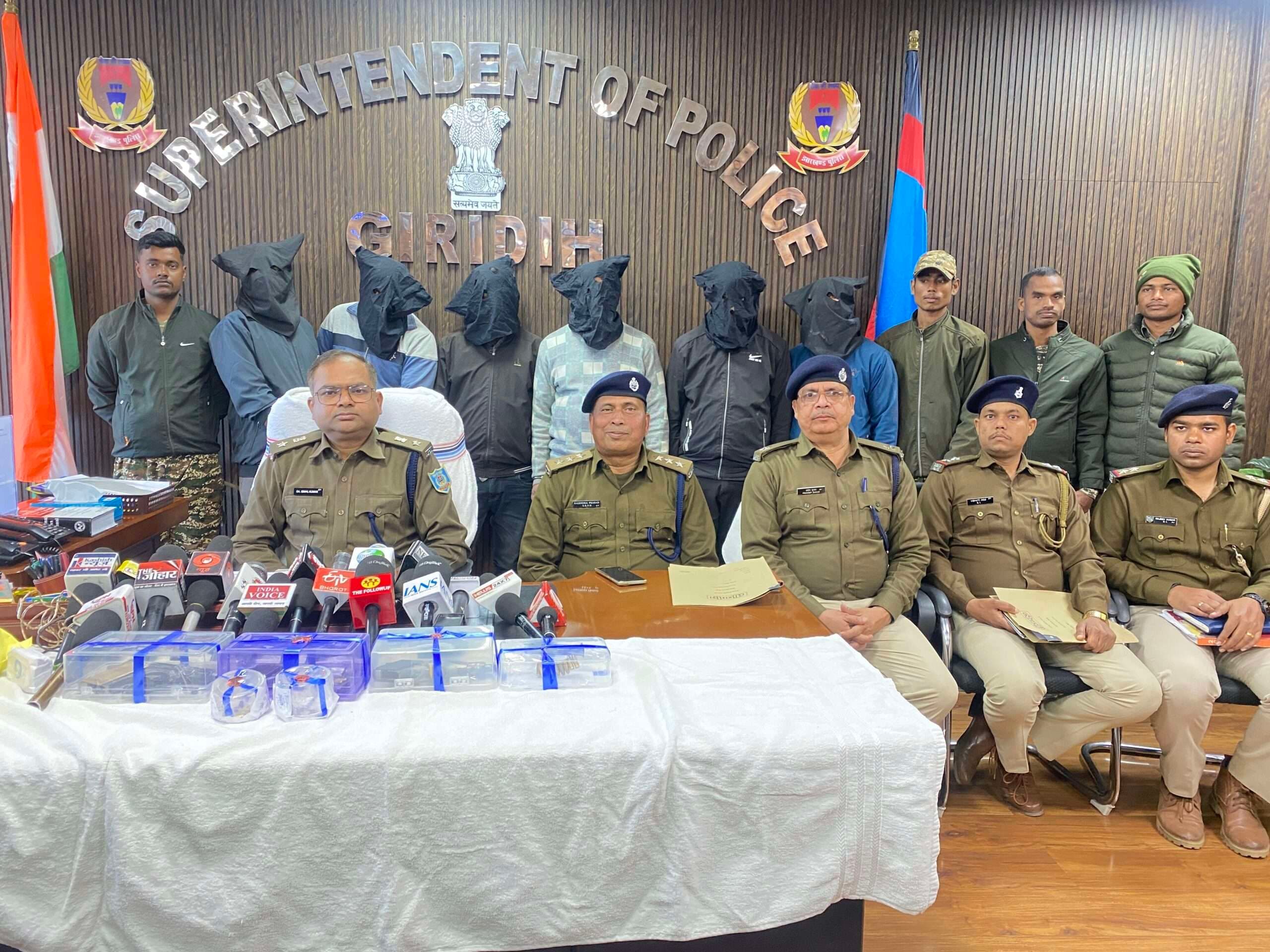 Giridih News : जमुआ में फायरिंग करने के सात आरोपित गिरफ्तार