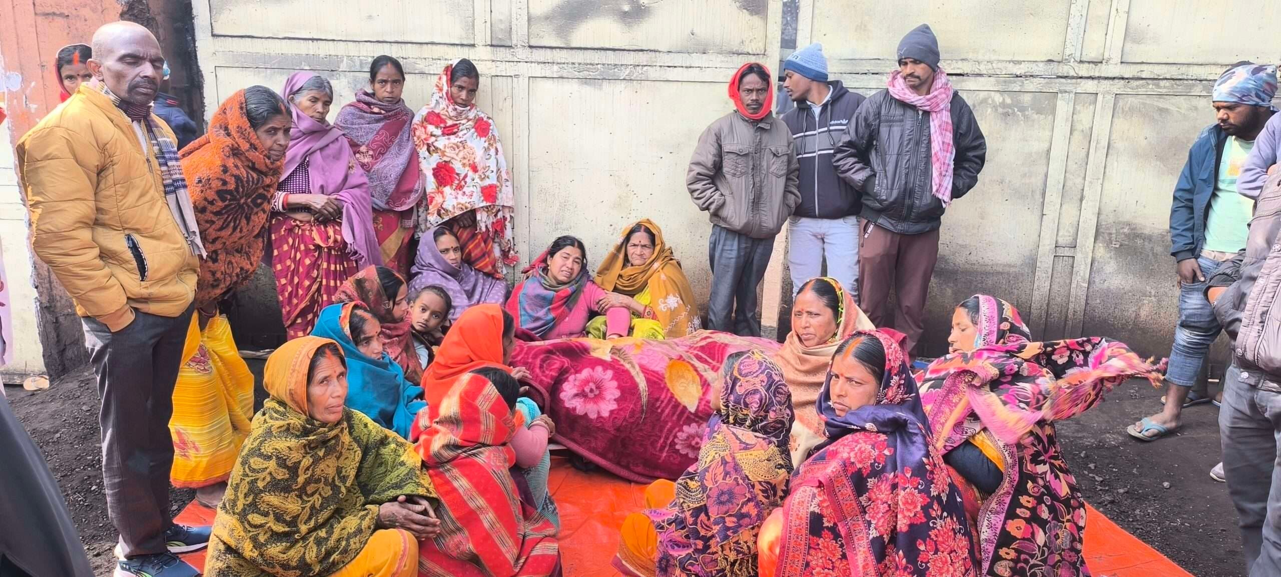 Giridih News : बालमुकुंद स्पंज फैक्ट्री में मशीन की चपेट में आकर मजदूर की मौत