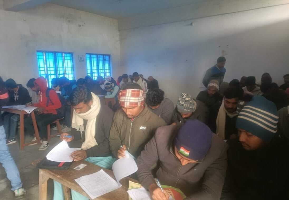 दिघवा दुबौली में रोजगार मेले में 110 युवकों का किया गया चयन