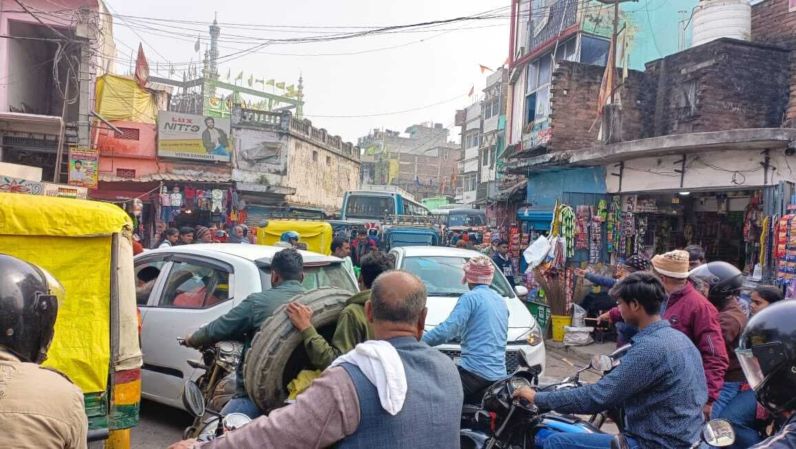 लाइन बाजार में जाम बना नासूर, राहगीर और स्थानीय लोग बेहाल