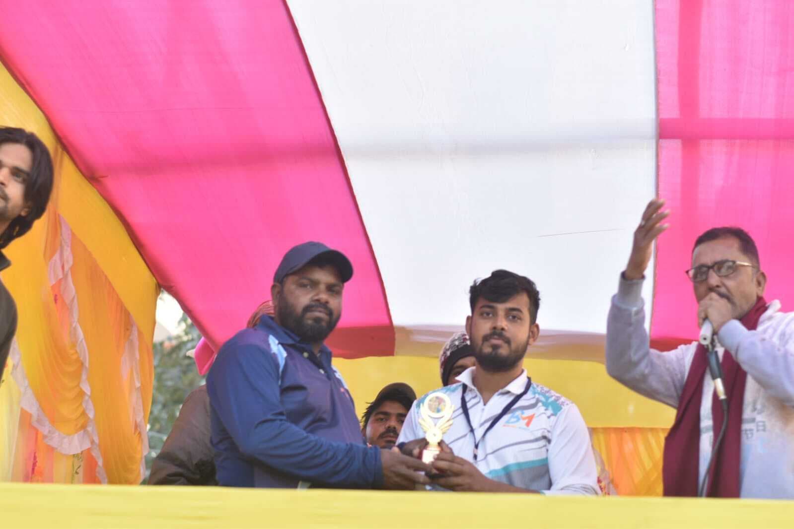 रोहित मेमोरियल क्रिकेट टूर्नामेंट में बाढ़ की टीम बनी विजेता