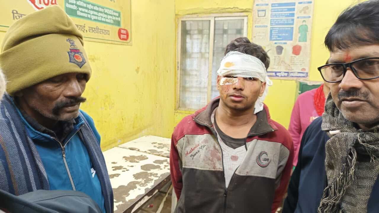 खुटहा डीह में दो पक्षों में के बीच मारपीट