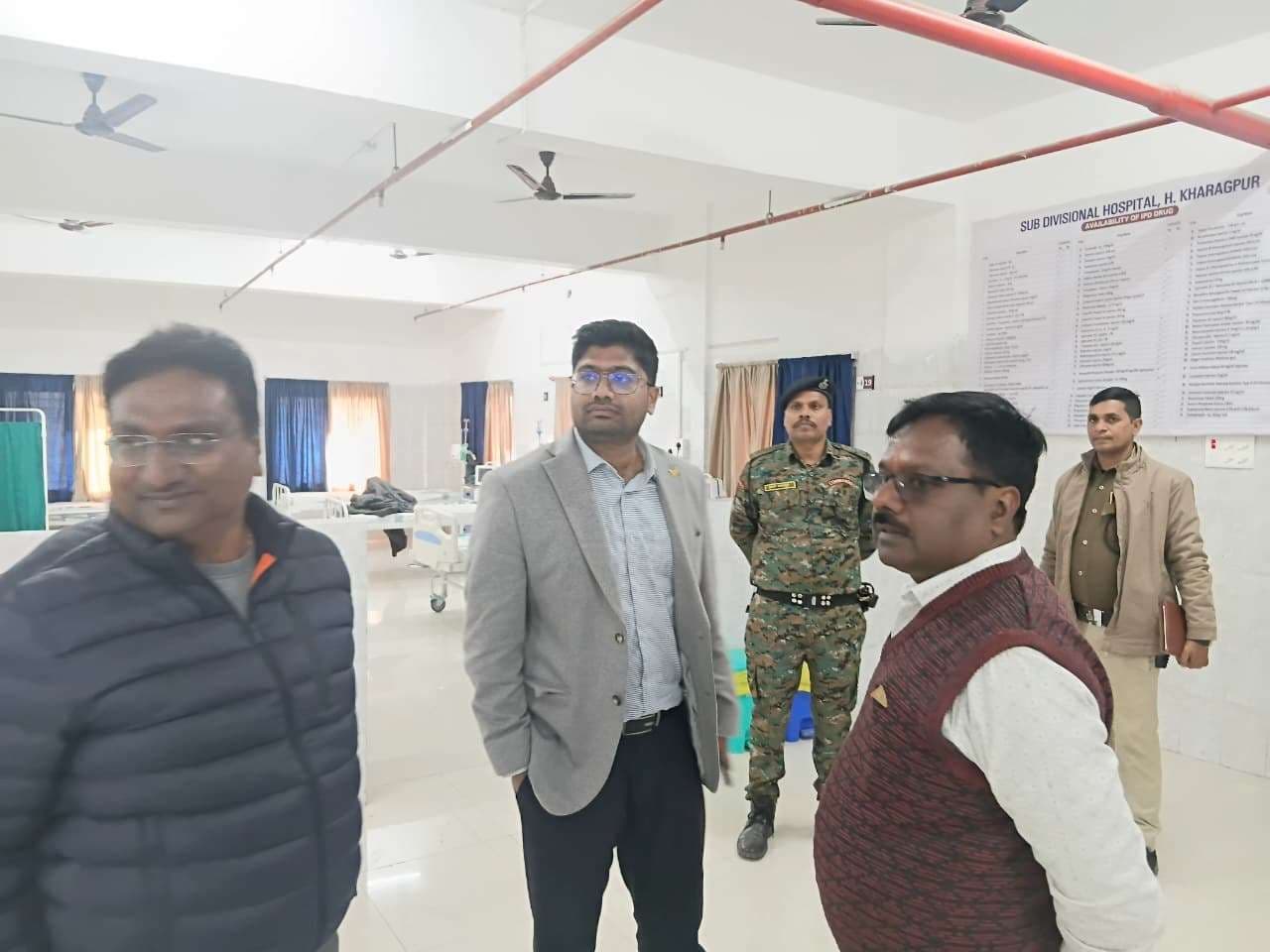 अनुमंडल अस्पताल का डीएम ने किया निरीक्षण, स्वास्थ्य सेवाओं का लिया जायजा