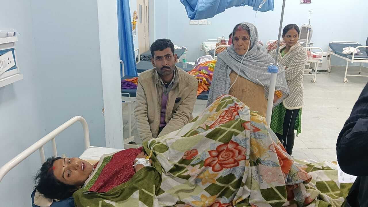 बरौली में घर में खाना बनाते समय आग से झुलसी महिला, सदर अस्पताल में भर्ती