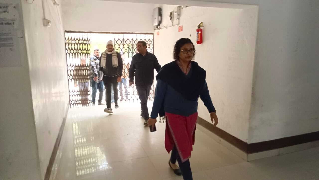 लंबित कार्यों को पूरा कर पंजियों का सही से करें संधारण : डीडीसी