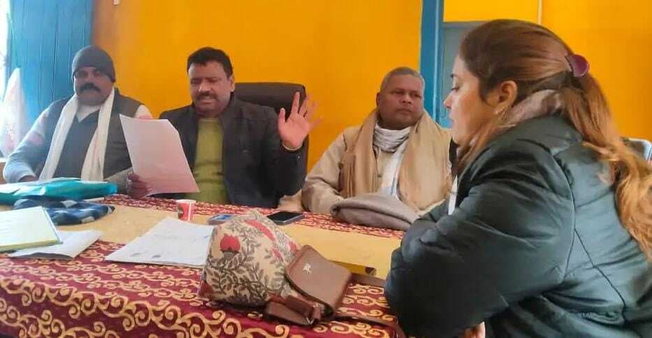 मध्य बोरने पंचायत में ग्राम सभा का आयोजन