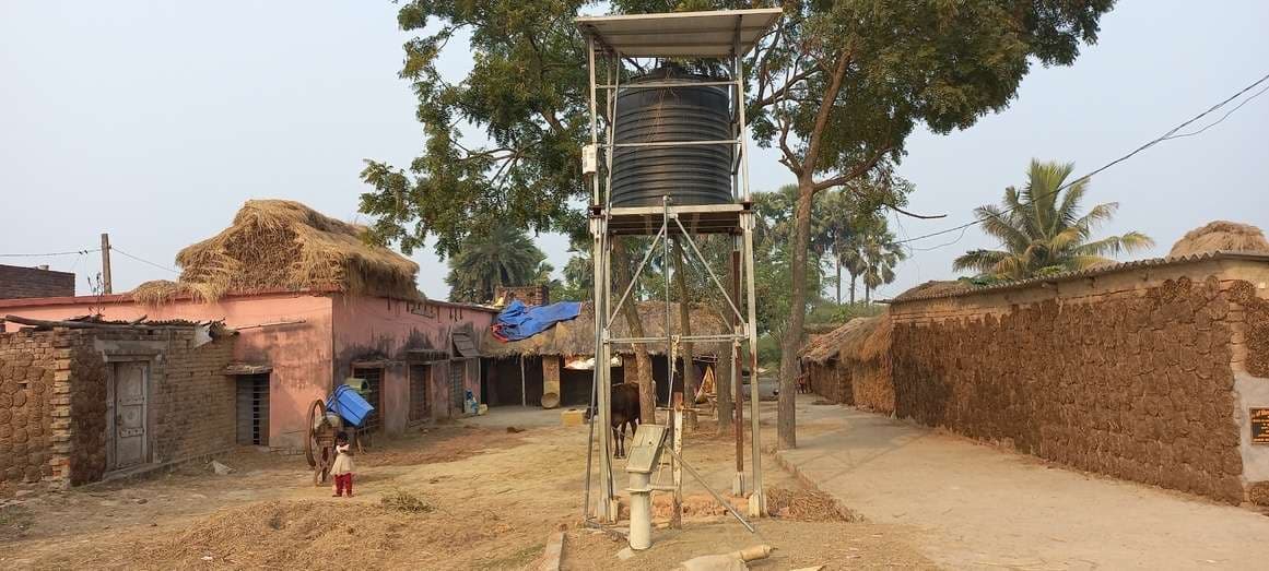 मेहरमा के मुर्गियाचक गांव में सोलर जलमीनार खराब, ग्रामीण के बीच पेयजल संकट