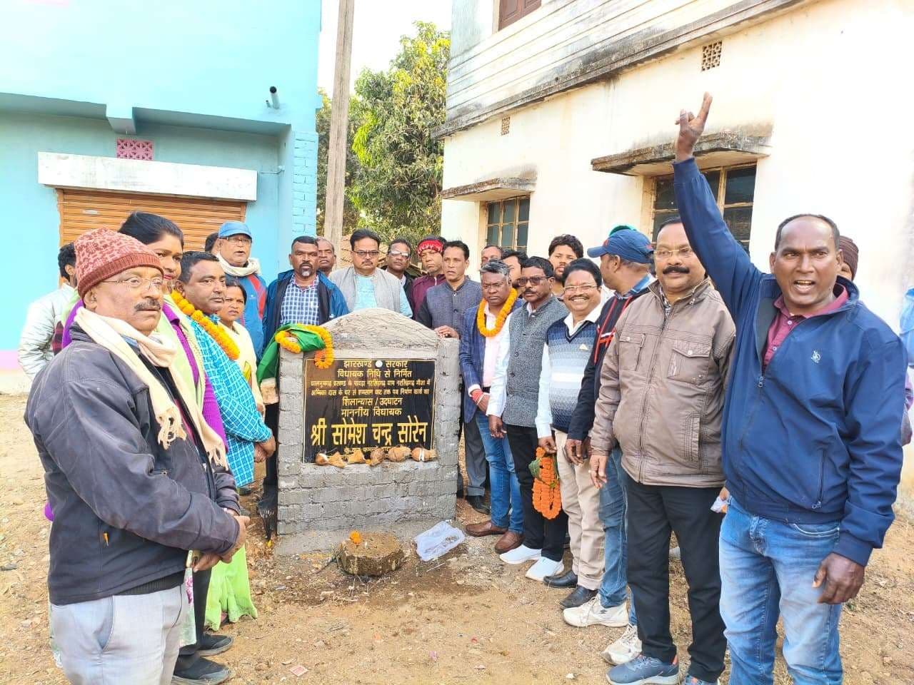 East Singhbhum News : सड़क निर्माण से खुलेंगे विकास के रास्ते : सोमेश