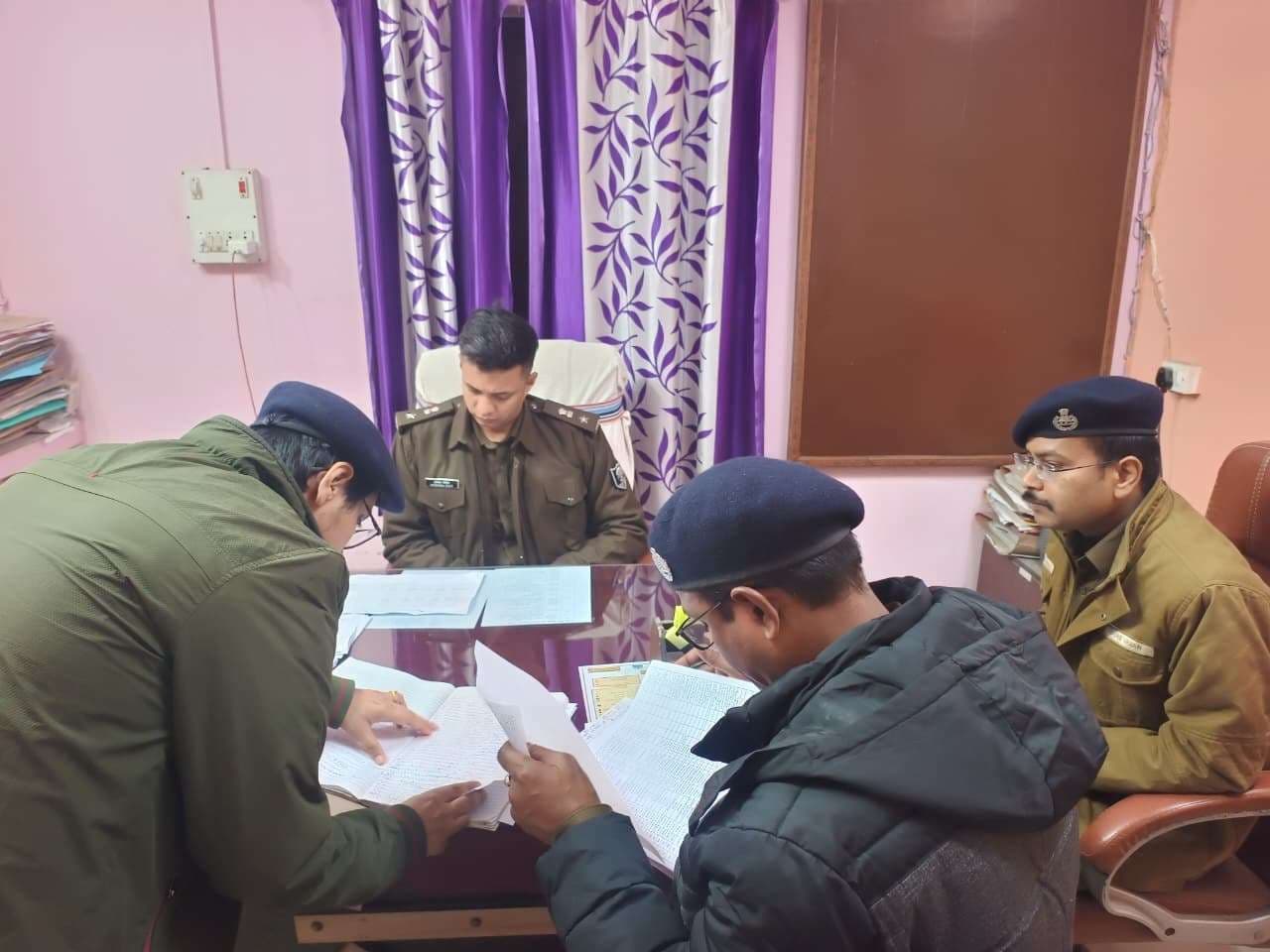 अपराधियों पर प्रभावी अंकुश के लिए हमेशा अलर्ट मोड में रहें पुलिस अधिकारी : एसपी