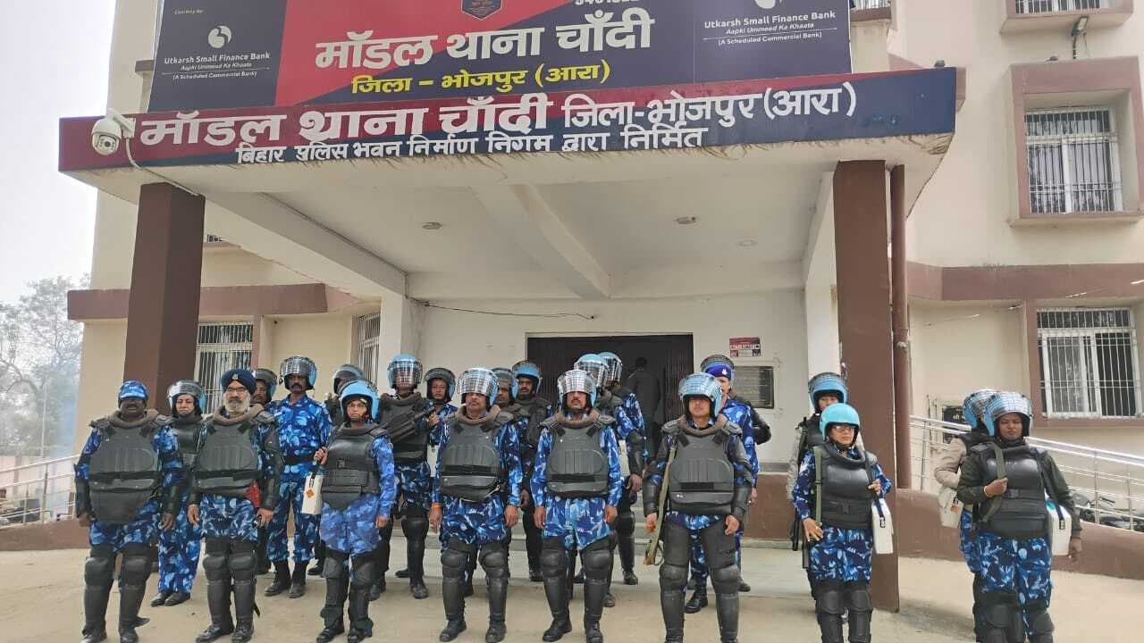 सिविल पुलिस और रैपिड एक्शन फोर्स ने किया  "क्विक रिस्पॉन्स इन क्राइसिस सिचुएशन " का अभ्यास