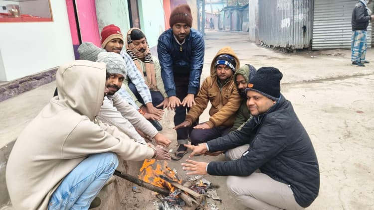 ठंड और बढ़ी, लेकिन अलाव अब भी नदारद