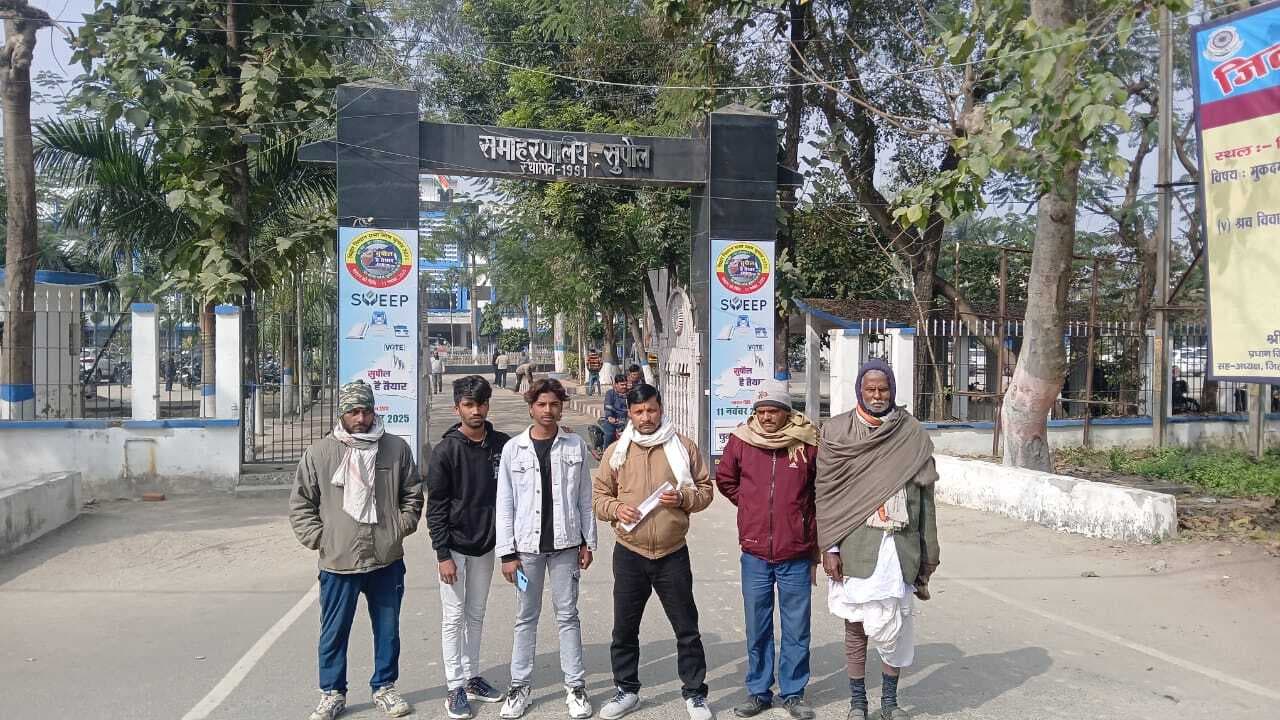 किसानों को उचित मूल्य पर खाद उपलब्ध कराने की मांग