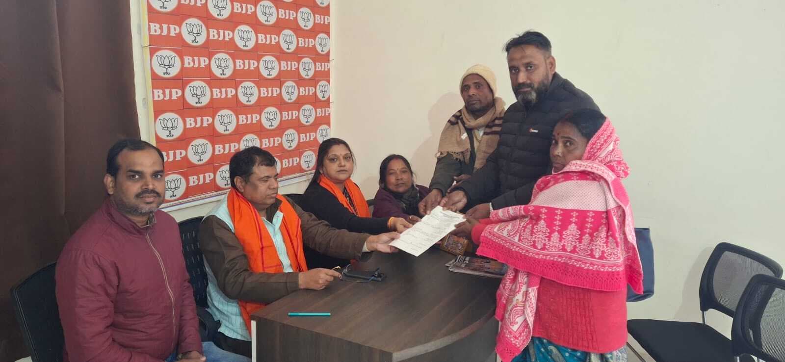 जिलाध्यक्ष के लिए सुमित, जिला परिषद सदस्य में माधव व हरिमोहन ने किया नामांकन