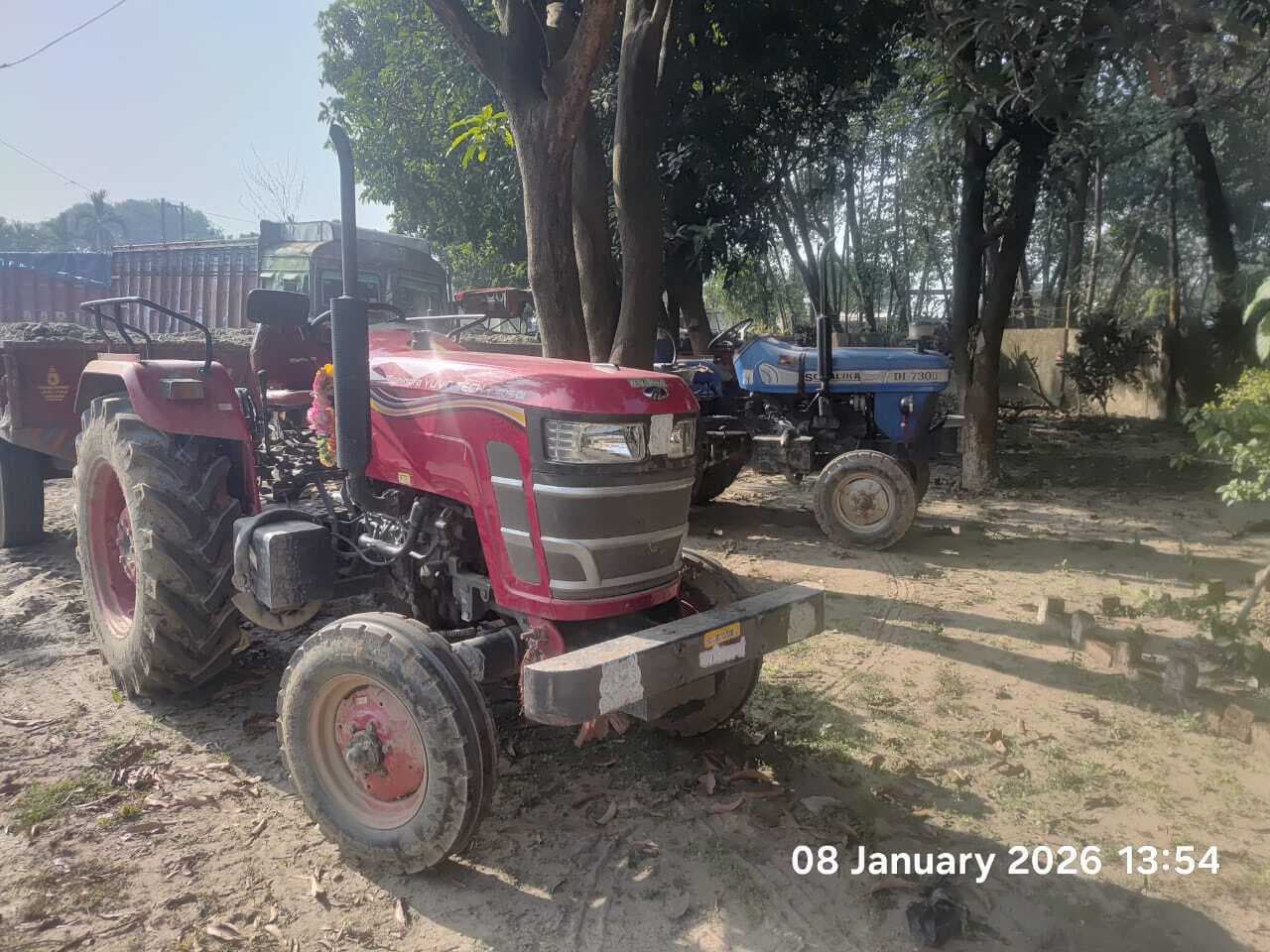 बालू के अवैध खनन में लगे दो ट्रैक्टर जब्त