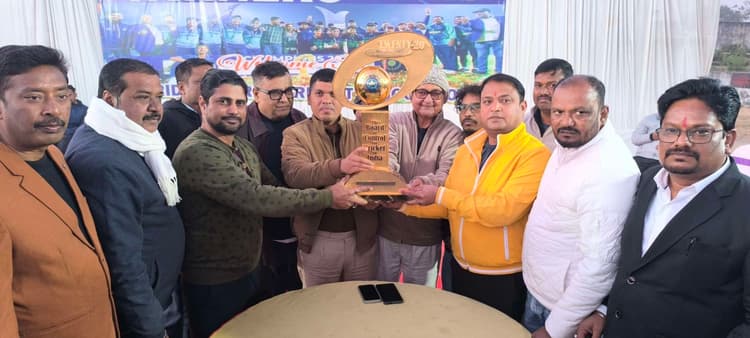 Giridih News :सैयद मुश्ताक अली ट्रॉफी का भव्य स्वागत