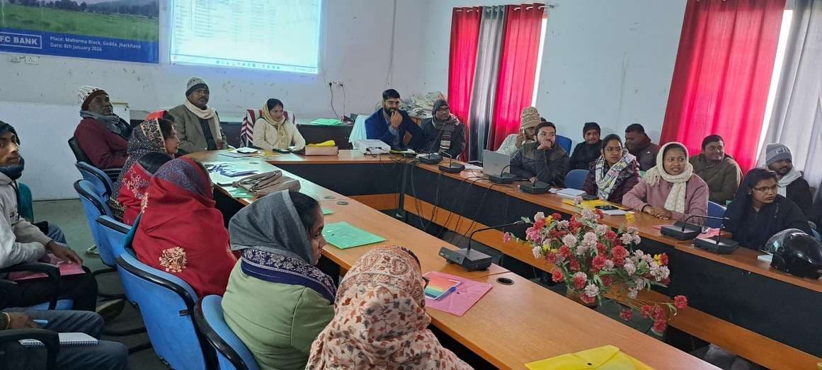 केसीसी ऋण और आंगनबाड़ी केंद्रों में उपस्थिति बढ़ाने पर जोर