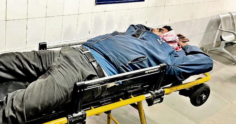 Seraikela Kharsawan News : ट्रक से टक्कर के बाद तेल टैंकर पलटा, चालक गंभीर