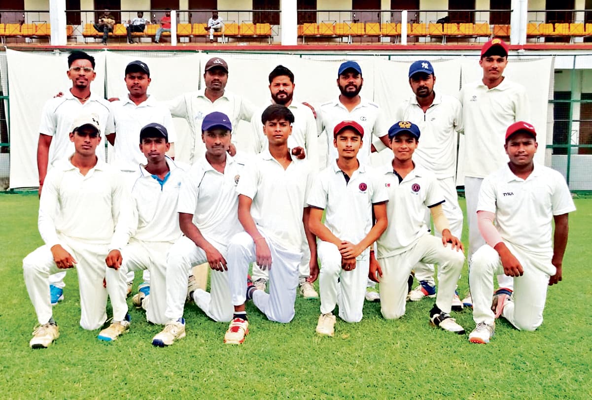 Chaibasa News : देवेंद्र माझी क्लब ने रायवल क्लब को 25 रनों से हराया