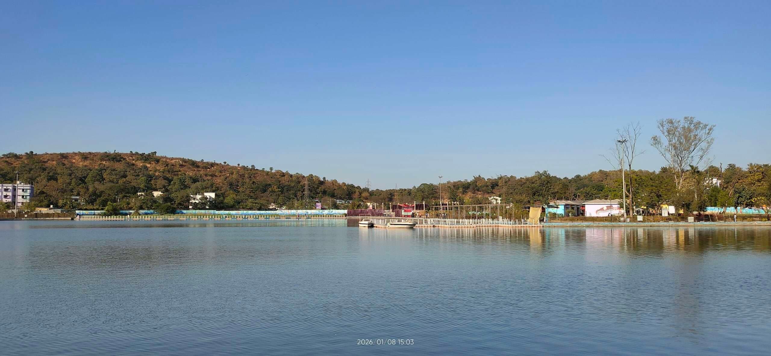 Rourkela News: बासंती सरोवर के पार्क में लगे उपकरण हुए खराब, फ्लोटिंग पुल की ईंटें टूटीं