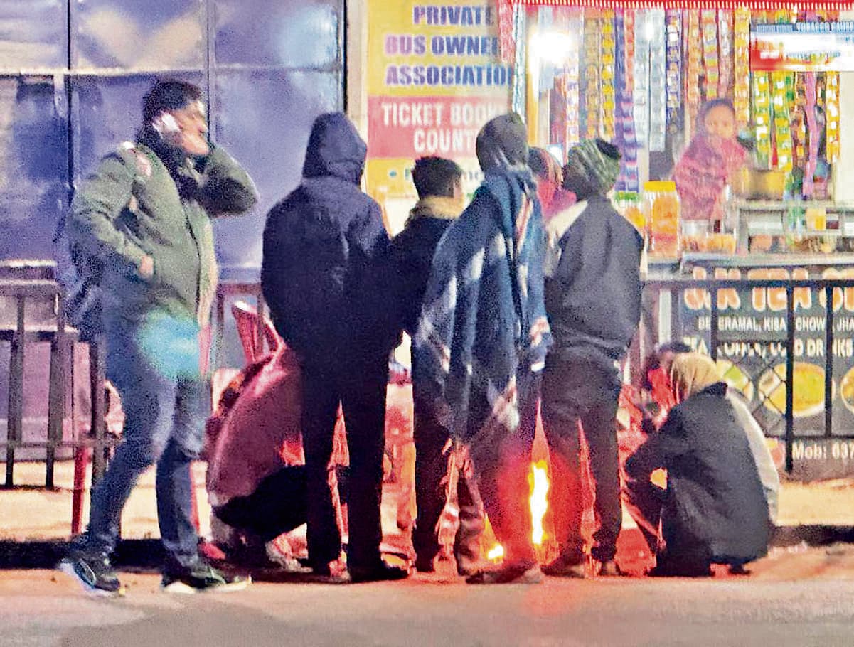 Bhubaneswar News: ओडिशा में मौसम विभाग ने कई जिलों में शीत लहर की चेतावनी जारी की, सिमलीपाल राष्ट्रीय उद्यान में पारा शून्य डिग्री सेल्सियस तक गिरा