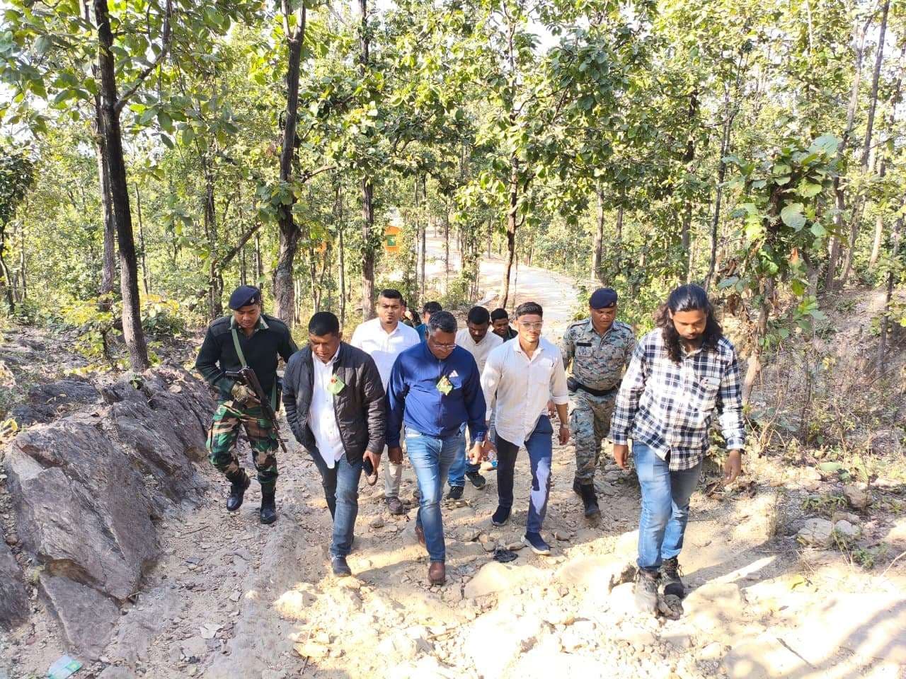 East Singhbhum News : विधायक ने सिद्धेश्वर धाम के विकास पर किया मंथन