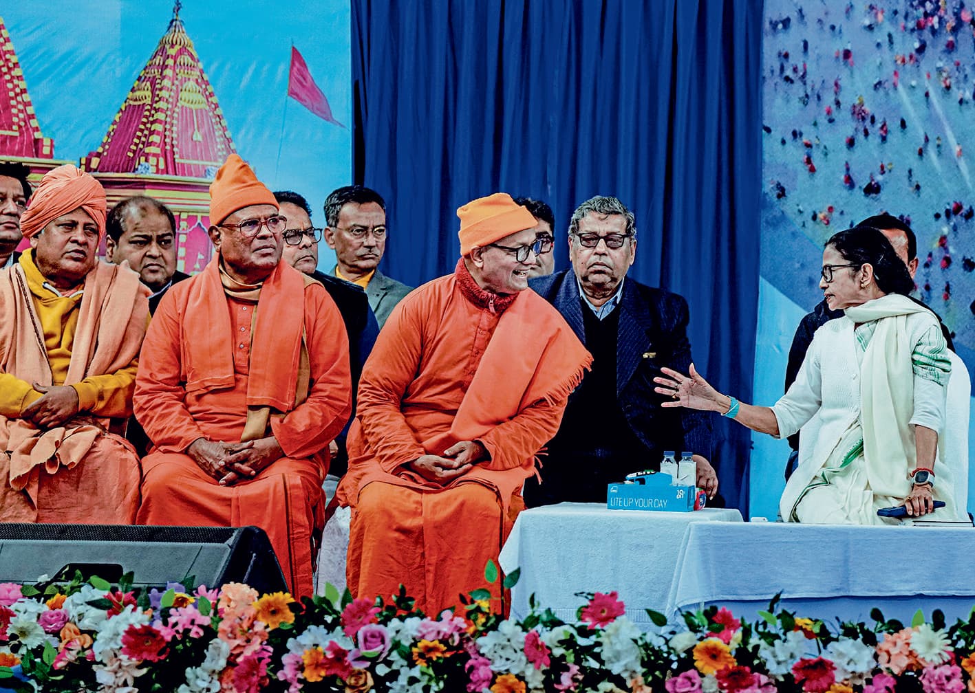 कोलकाता के आउट्राम घाट में सेवा शिविर शुरू