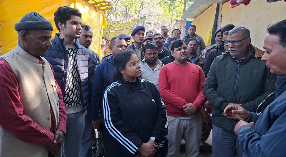 कौलेश्वरी पहाड़ पर अव्यवस्था देख उपायुक्त ने जतायी नाराजगी